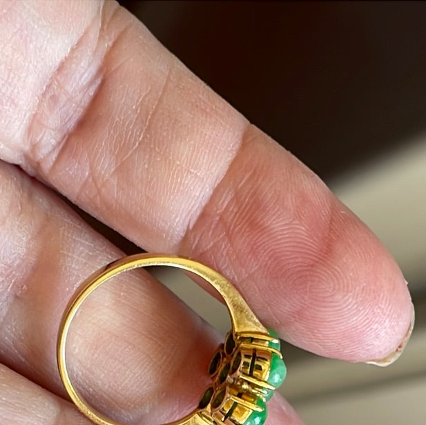 Jade Flower Ring - 18k Gold - Vintage