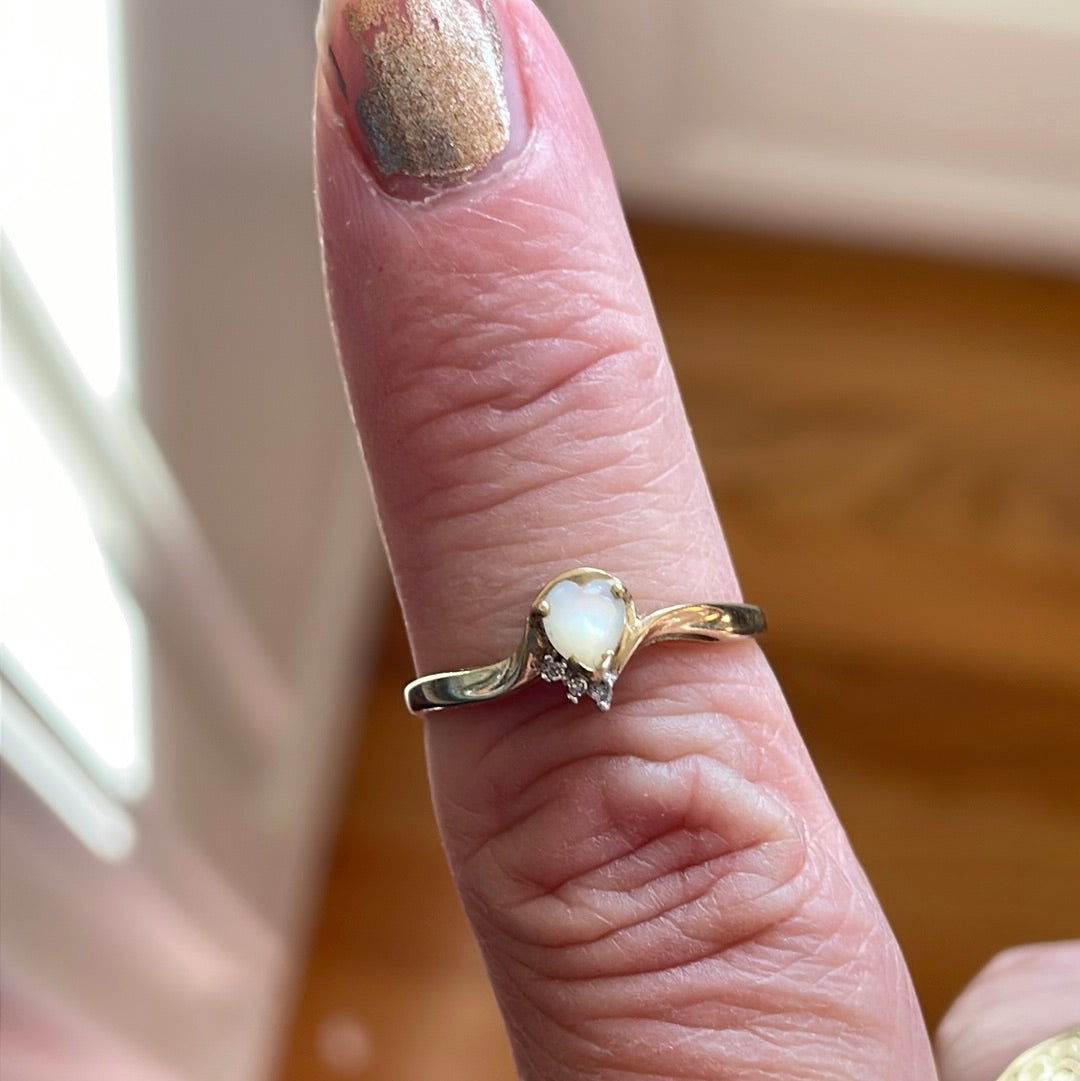 Mother of pearl diamond ring Clearance