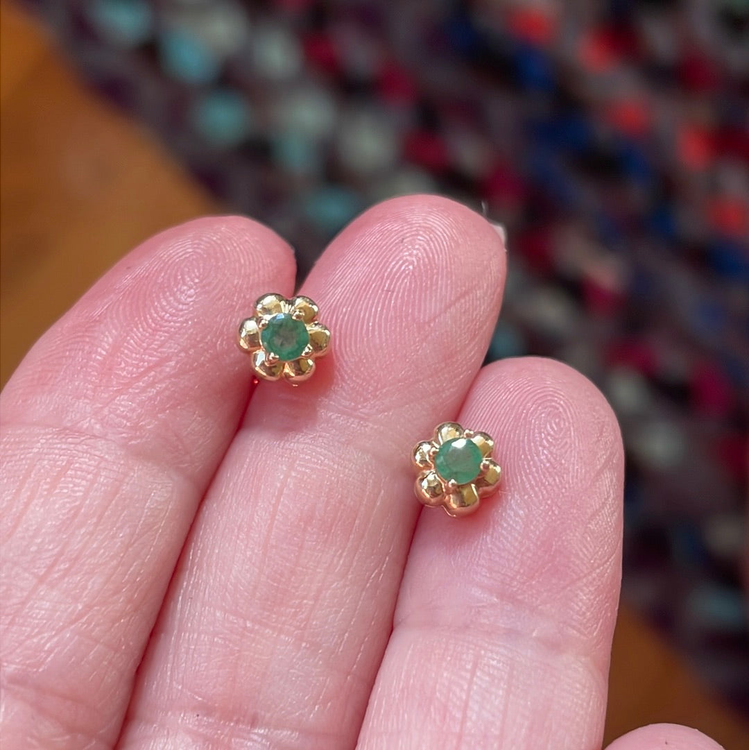 Emerald flower online earrings