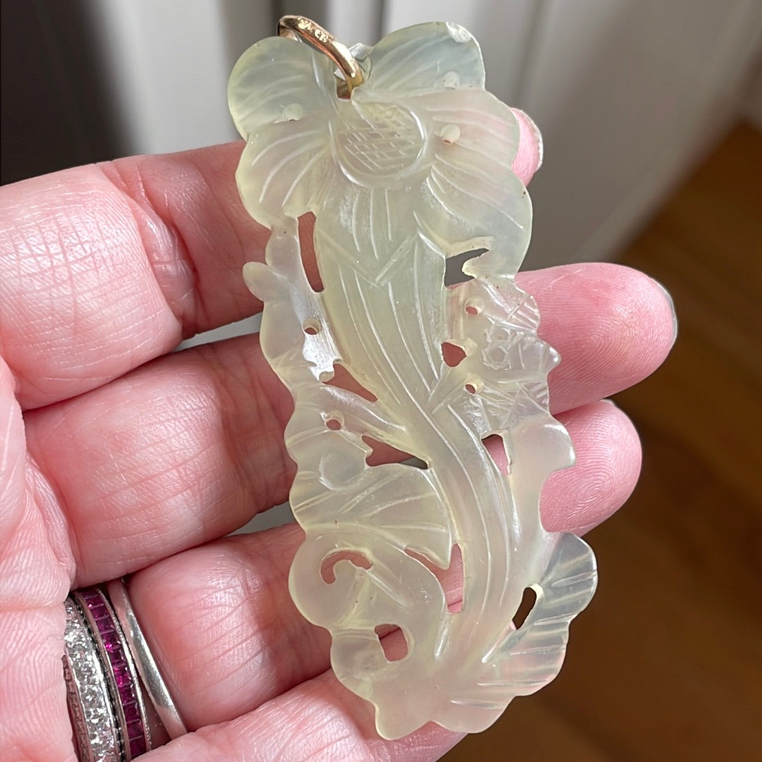 Huge Carved Jade Flower Pendant 14k Gold Vintage Vintage Paris