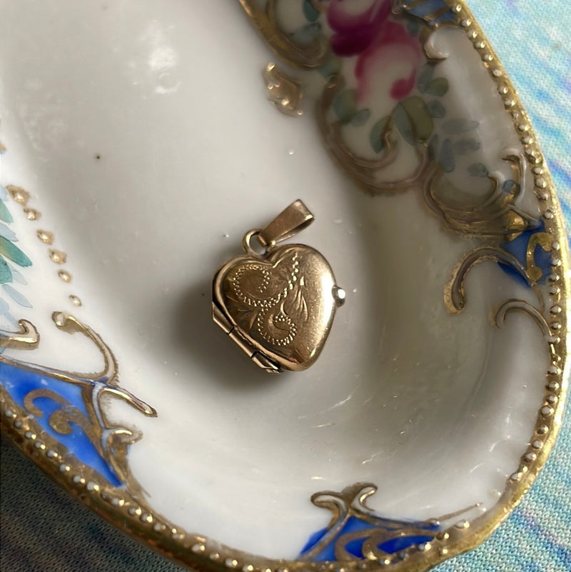 Engraved Dainty Heart Locket - 9k Gold - Vintage