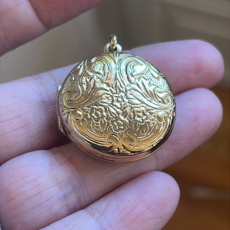 Engraved Flower Locket - Vermeil - Gold over Sterling Silver - Vintage