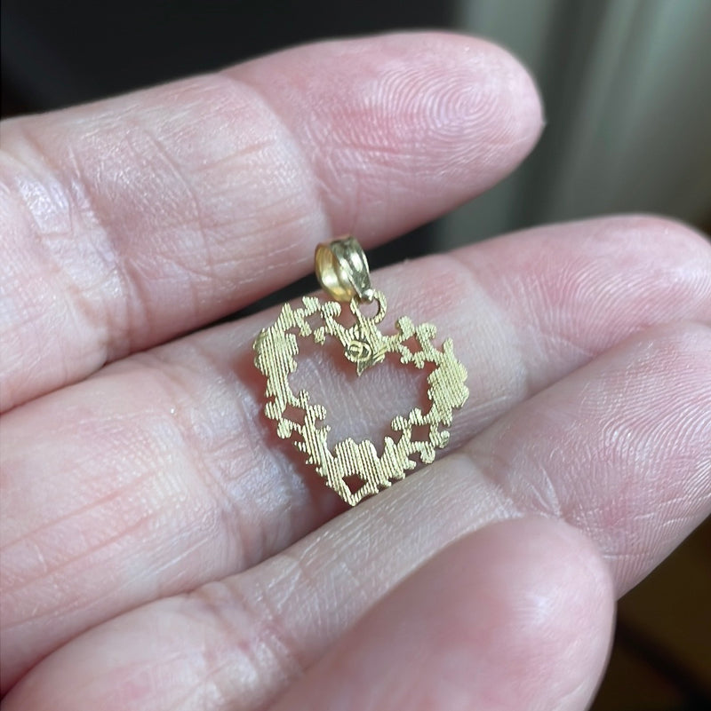 Flower Heart Pendant - 14k Gold - Vintage