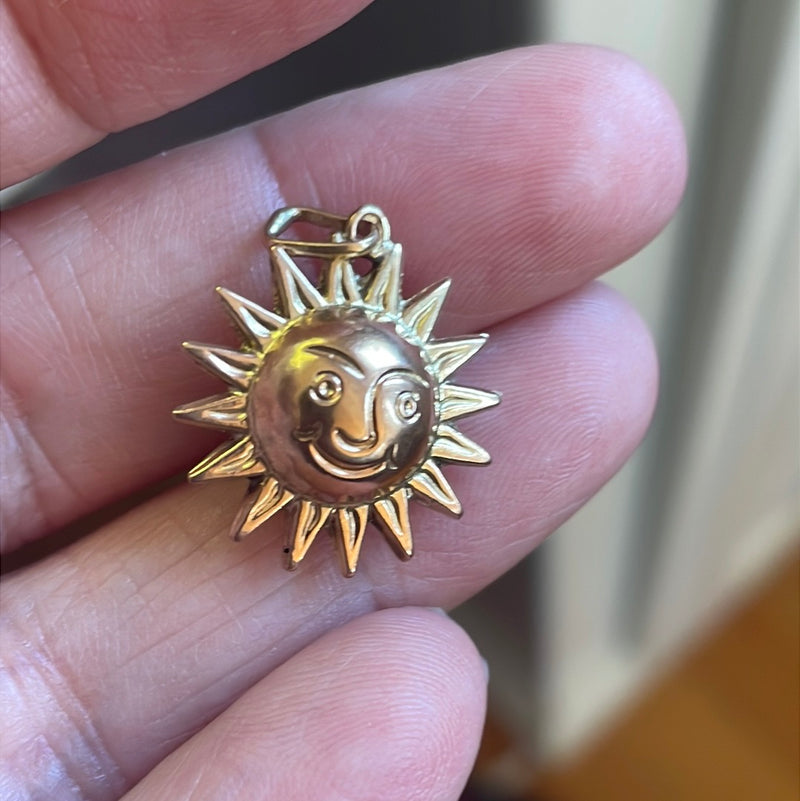 Puffy Sun Pendant - 9k Gold - Vintage