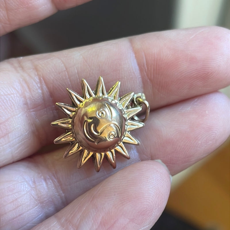 Puffy Sun Pendant - 9k Gold - Vintage