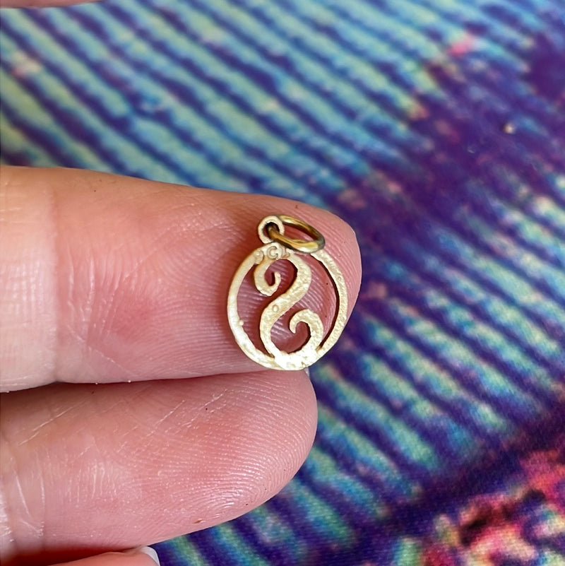 S Initial Charm - 9k Gold - Vintage