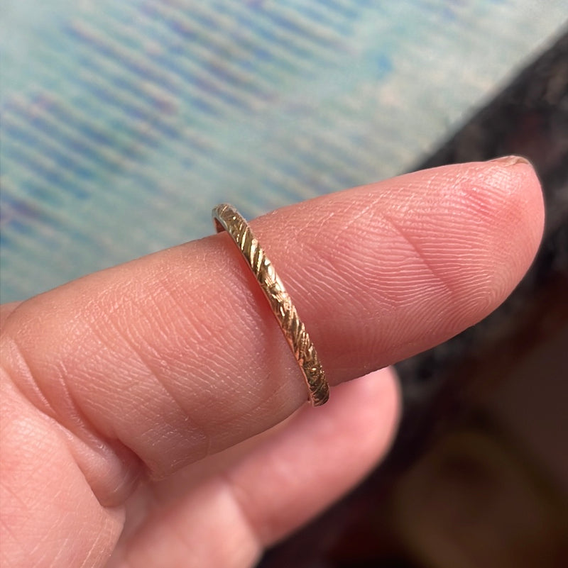 Dainty Floral Band - 14k Gold - Vintage