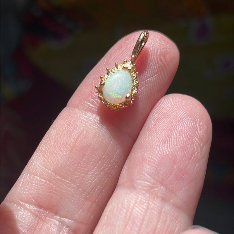 Opal Pendant - 14k Gold - Vintage