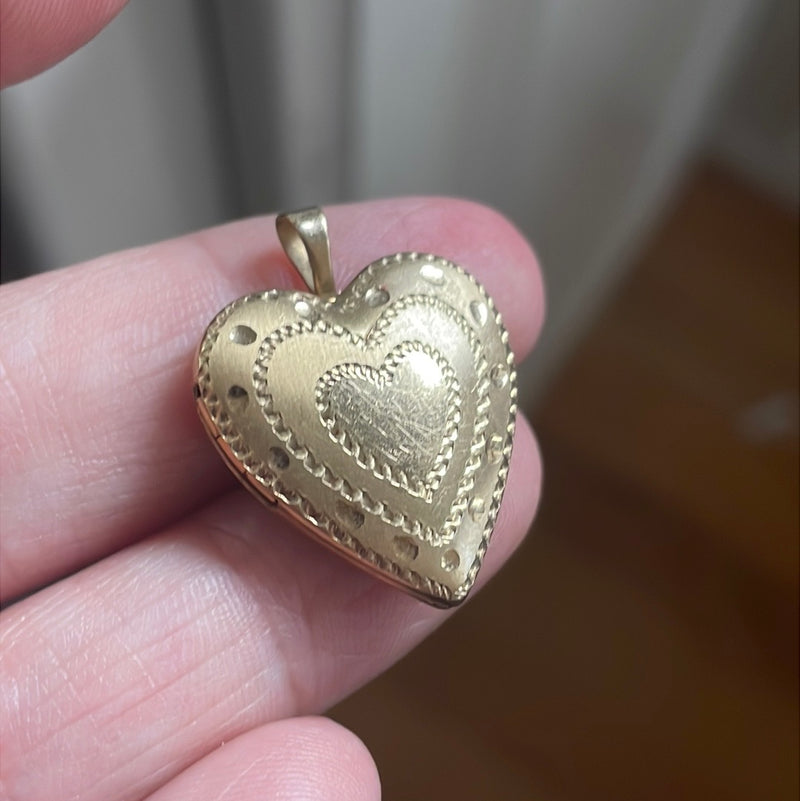 Heart Locket - Yellow Gold Filled - Vintage