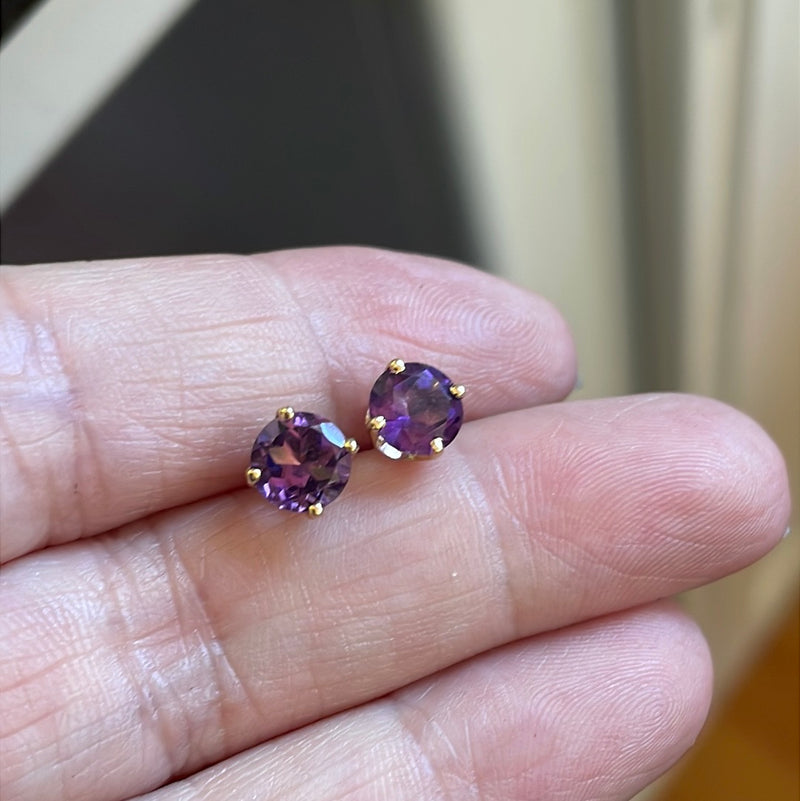 Amethyst Stud Earrings - 14k Gold - Vintage