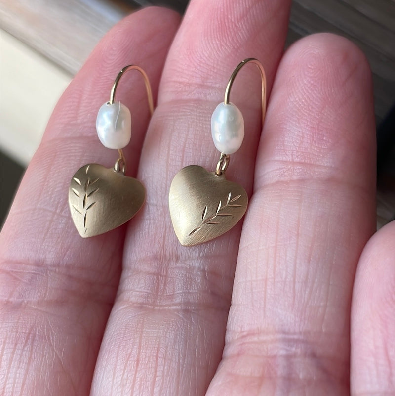 Engraved Heart Drop Earrings - Pearl - 14k Gold - Vintage