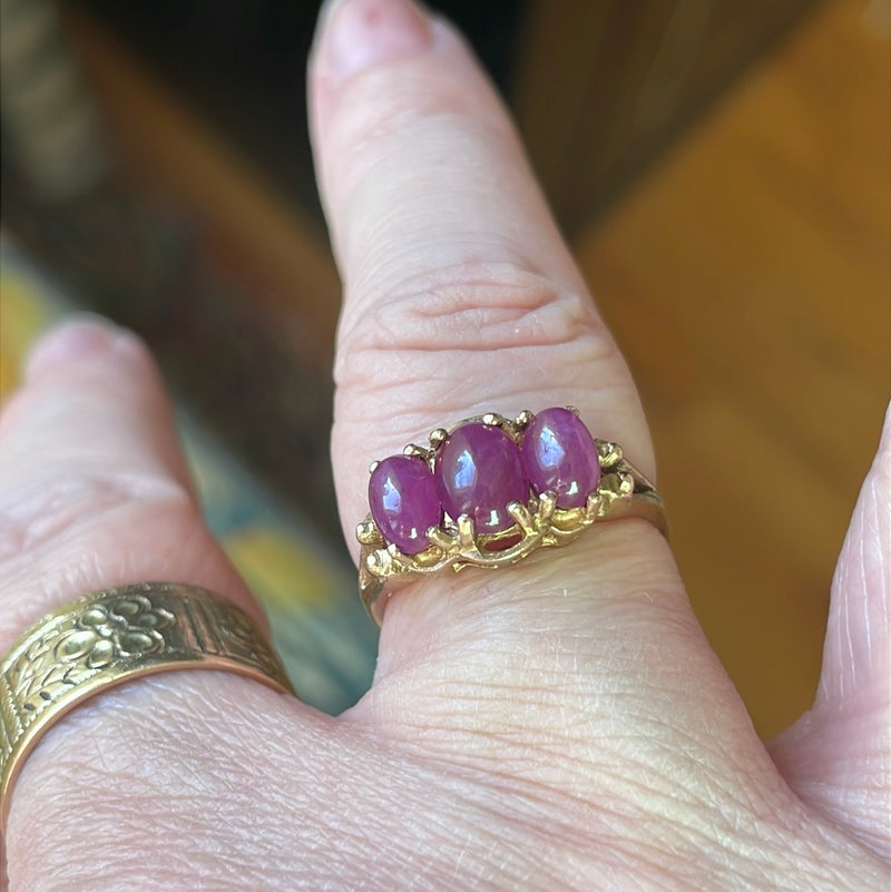 Ruby Trilogy Ring - 9k Gold - Vintage