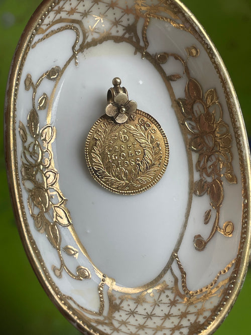 Pendentif ancien fleur en or ciselé - Bijoux anciens - Pendentifs or
