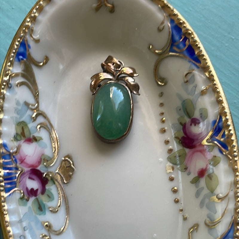 Jade Bow Pendant - 14k Gold - Vintage