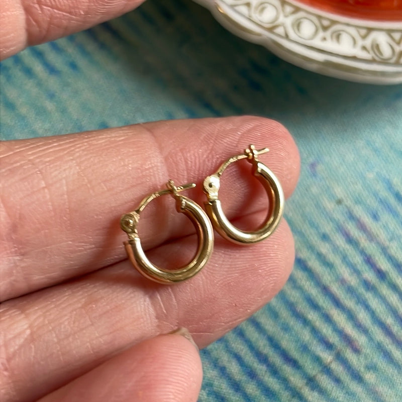Baby Hoop Earrings - 14k Gold - Vintage