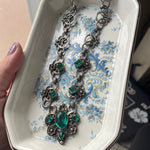 Green Glass Necklace - Silver Metal - Antique