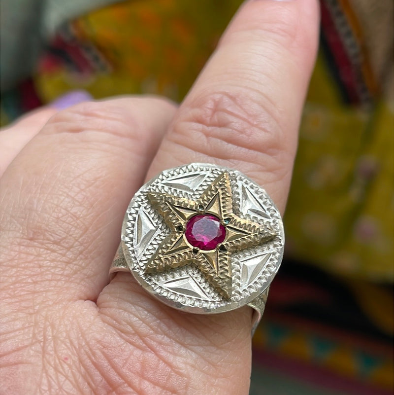 Star Ring - Ruby - Square Band - Engraved - Sterling Silver - Vintage