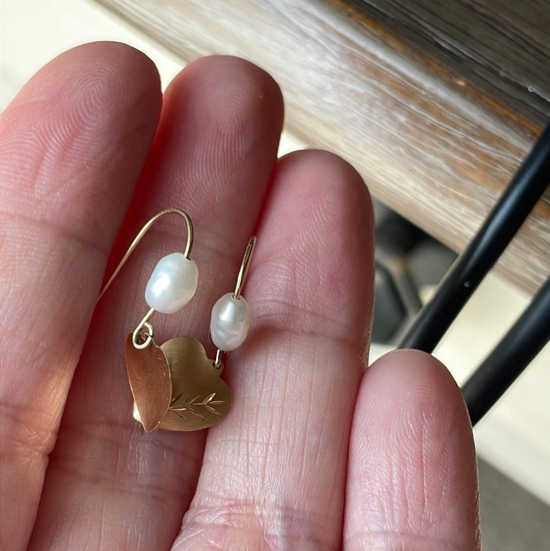 Engraved Heart Drop Earrings - Pearl - 14k Gold - Vintage