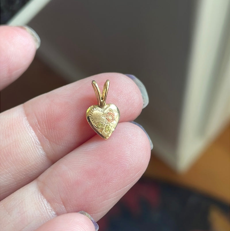 Tiny Heart Pendant - Rose Gold Flower - 14k Gold - Vintage