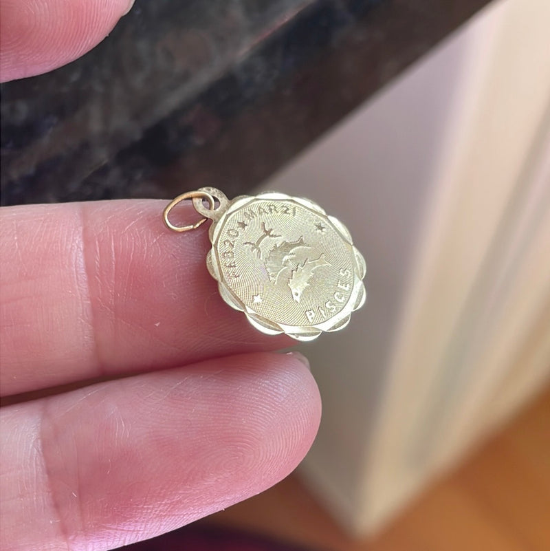 Pisces Pendant - Zodiac - 14k Gold - Vintage