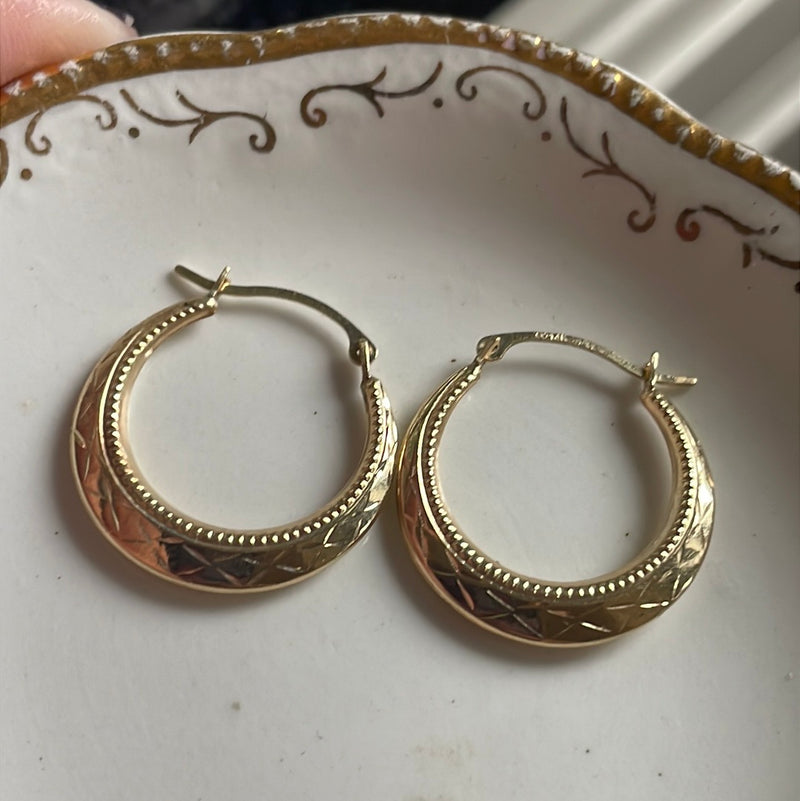 Beaded Edge Hoop Earrings - X Pattern - 14k Gold - Vintage