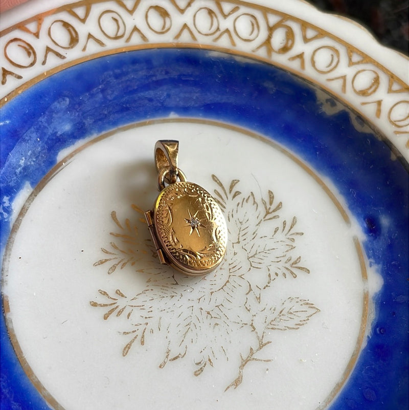 Diamond Star Dainty Locket - 9k Gold - Vintage