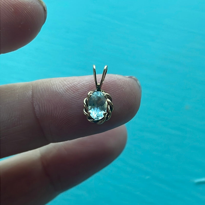 Aquamarine Pendant - 10k Gold - Vintage