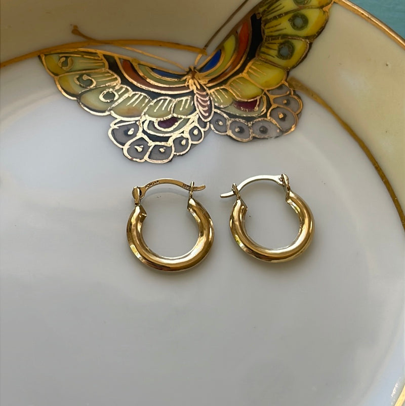 Super Dainty Hoops - 14k Gold - Vintage