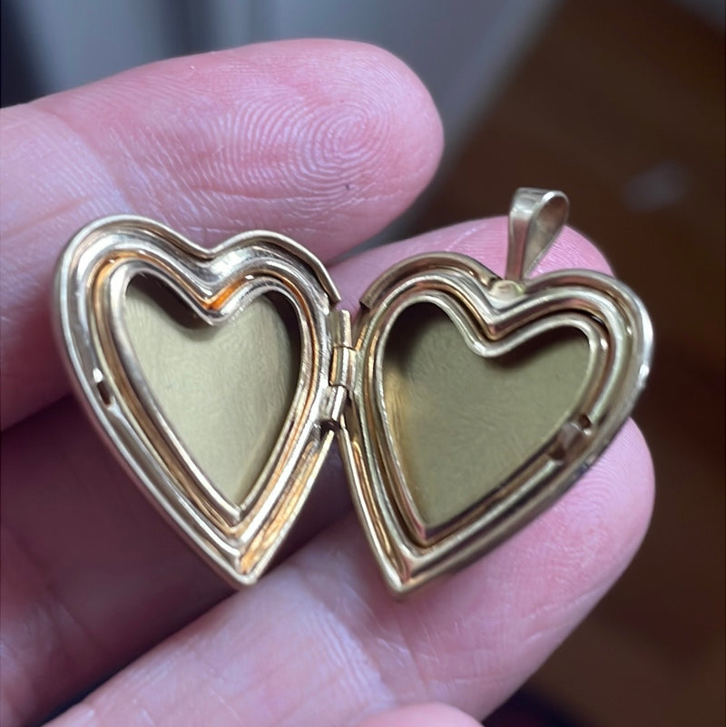 Heart Locket - Yellow Gold Filled - Vintage