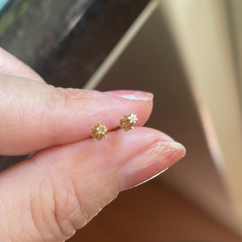 Diamond Stud Earrings - Buttercup - 14k Gold - Vintage