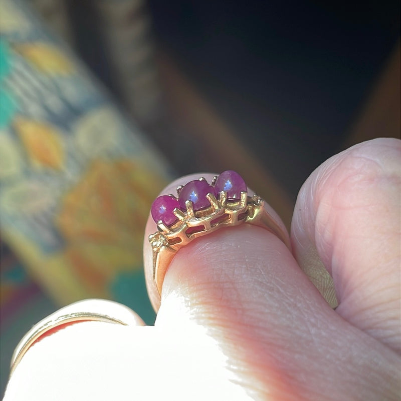 Ruby Trilogy Ring - 9k Gold - Vintage