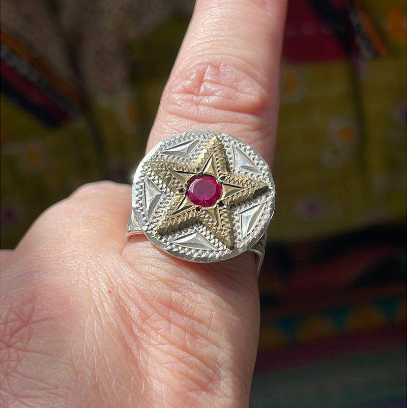 Star Ring - Ruby - Square Band - Engraved - Sterling Silver - Vintage