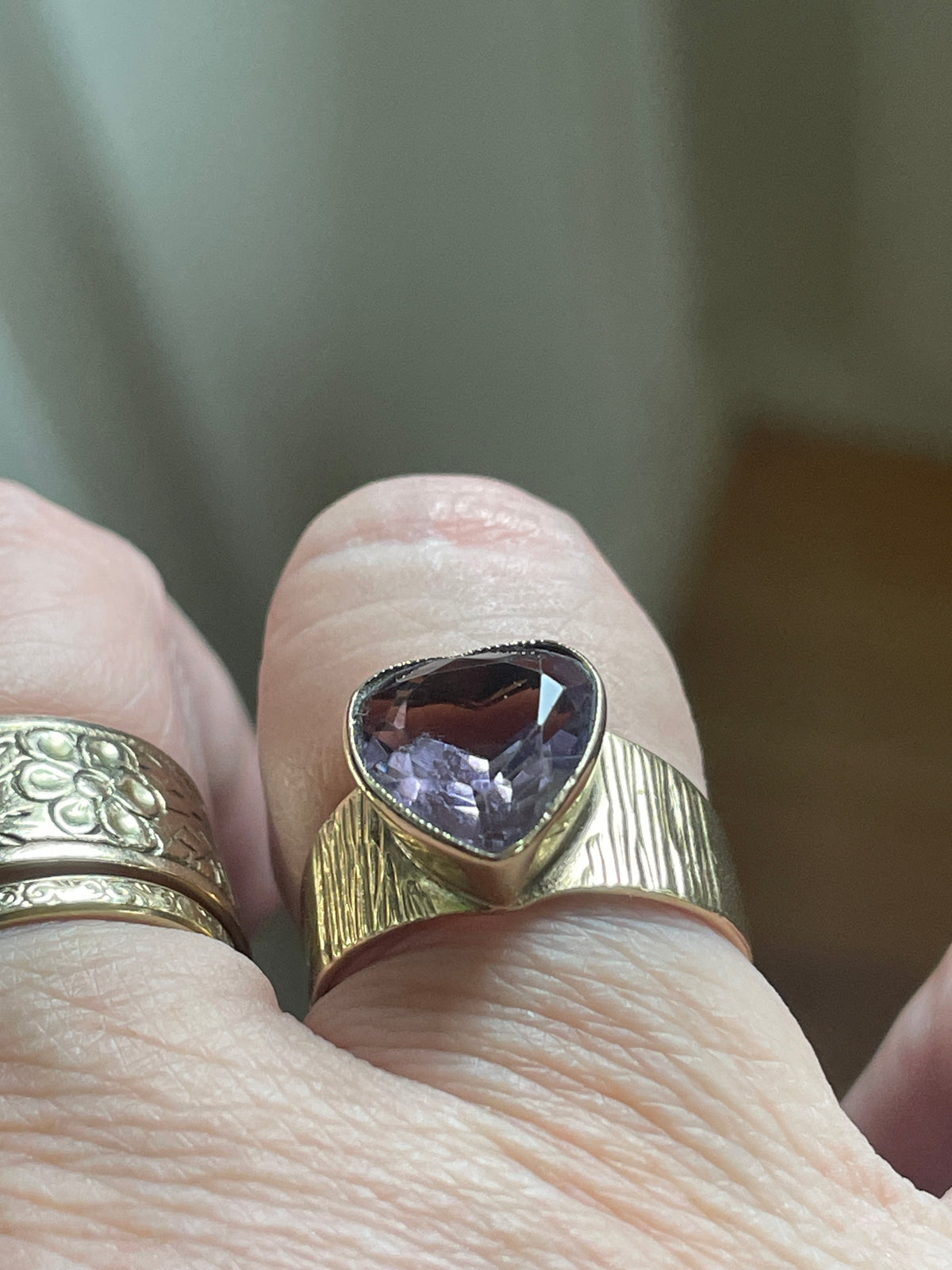 Vintage amethyst heart ring in 9k gold