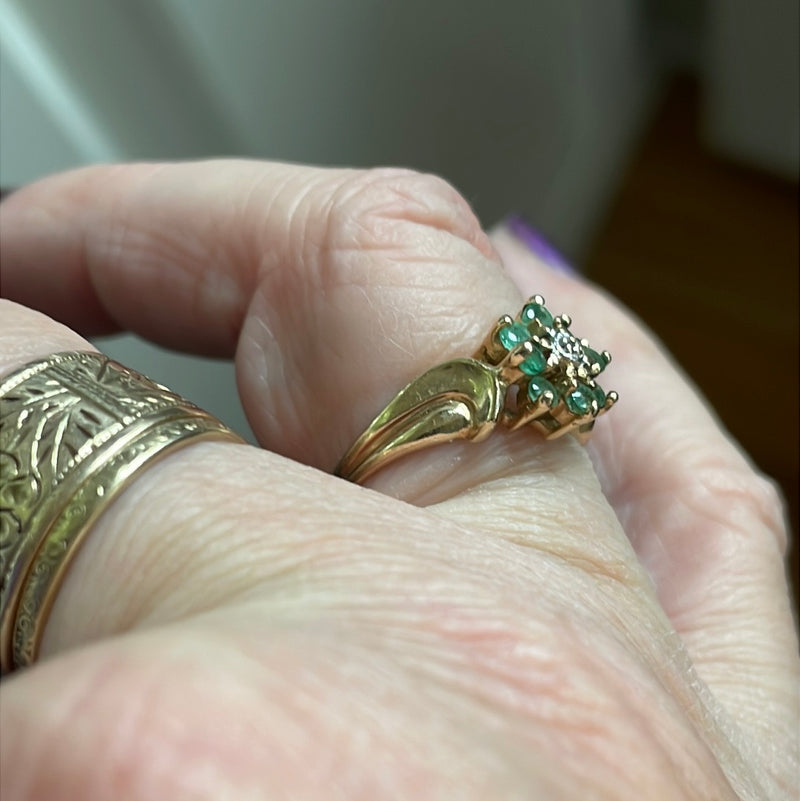 Emerald Diamond Flower Ring - 10k Gold - Vintage