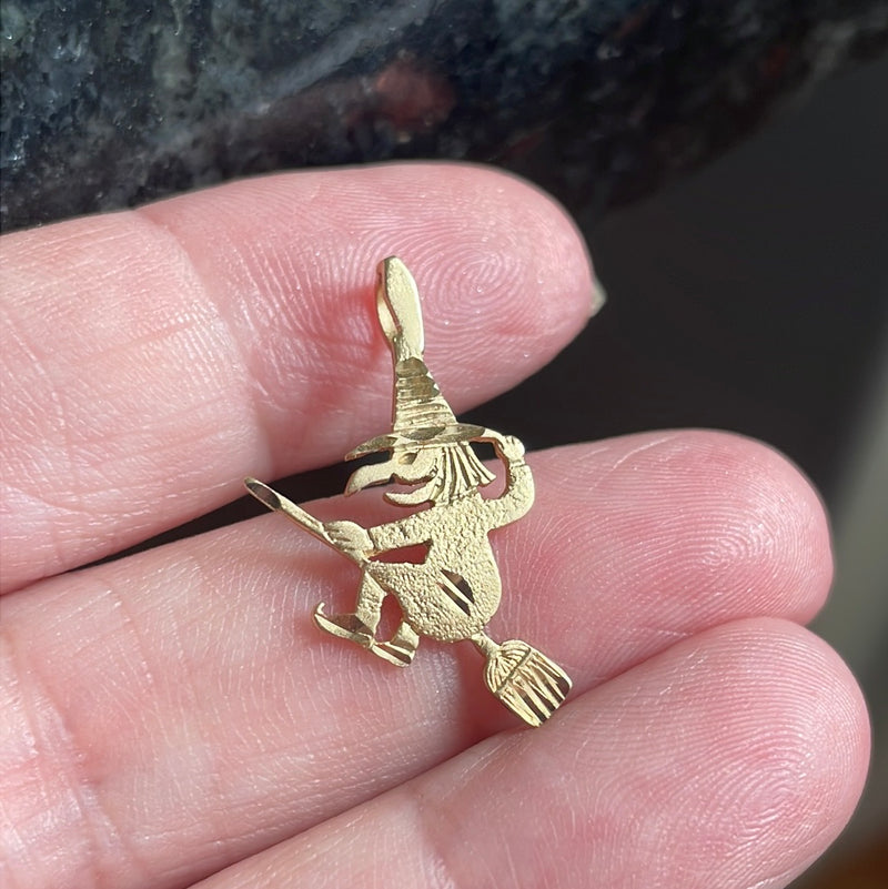 Witch Pendant - 14k Gold - Vintage