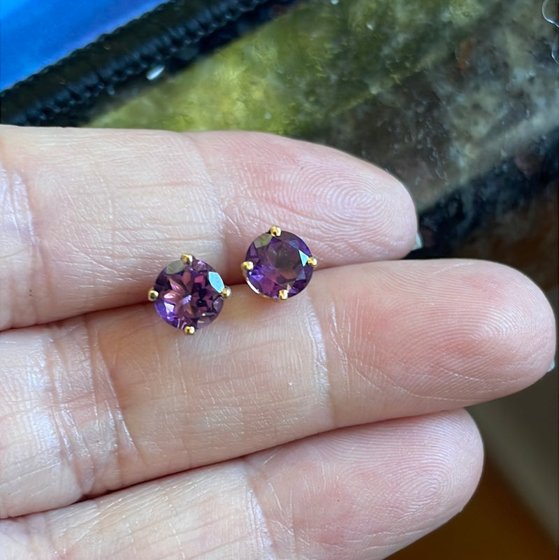 Amethyst Stud Earrings - 14k Gold - Vintage