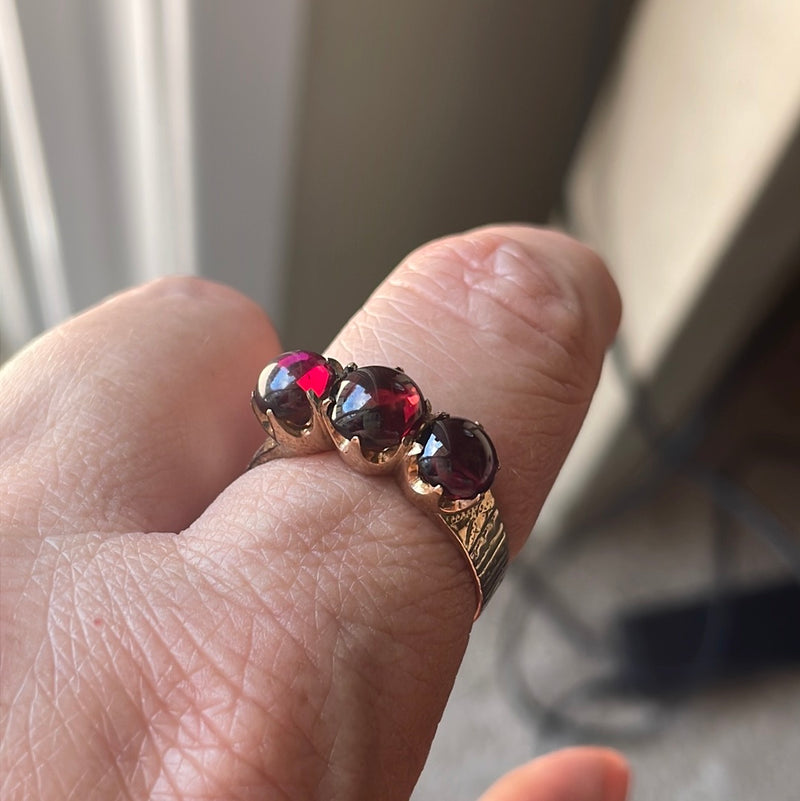 Garnet Trilogy Ring - 14k Gold - Antique