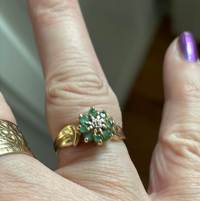 Emerald Diamond Flower Ring - 10k Gold - Vintage