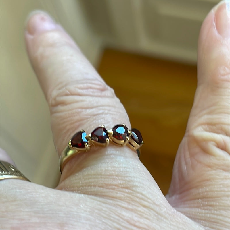 Garnet Heart Ring - 14k Gold - Vintage