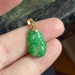 Carved Jade Pendant - 18k Gold - Vintage