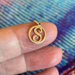 S Initial Charm - 9k Gold - Vintage