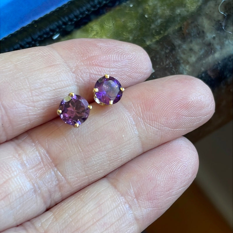 Amethyst Stud Earrings - 14k Gold - Vintage