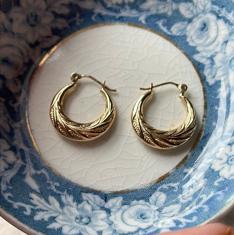 Leaf Hoop Earrings - 14k Gold - Vintage
