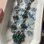 Green Glass Necklace - Silver Metal - Antique