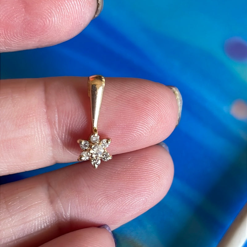 Diamond Flower Pendant - 14k Gold - Vintage