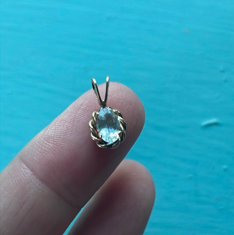 Aquamarine Pendant - 10k Gold - Vintage