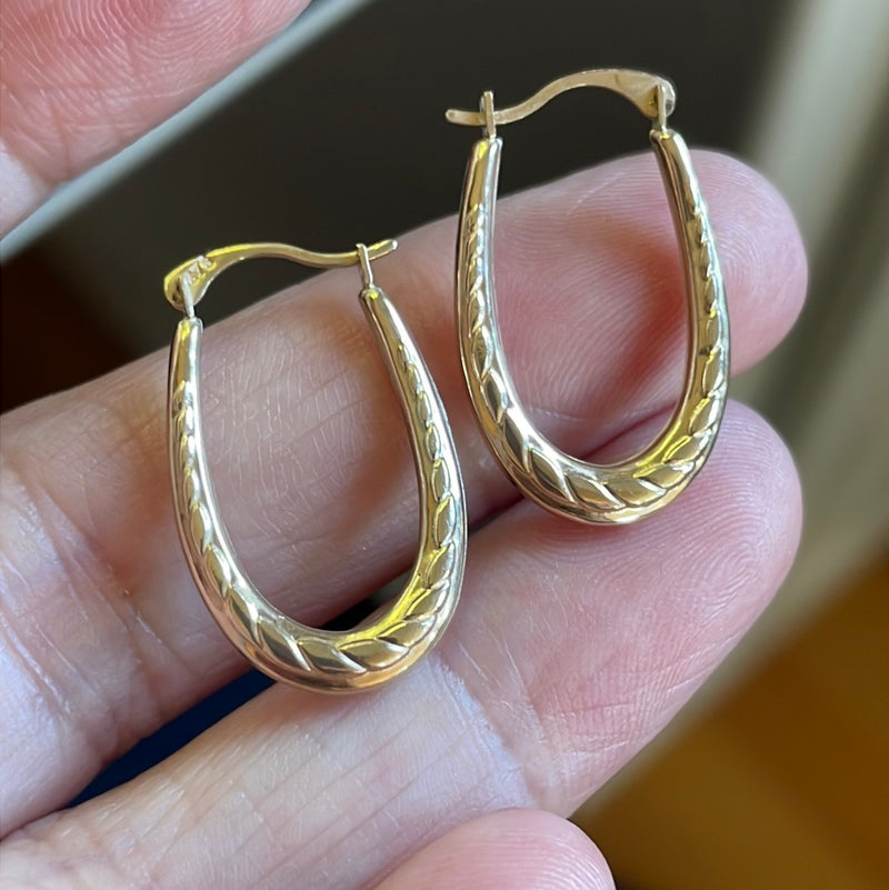 Patterned Oval Hoop Earrings - 9k Gold - Vintage