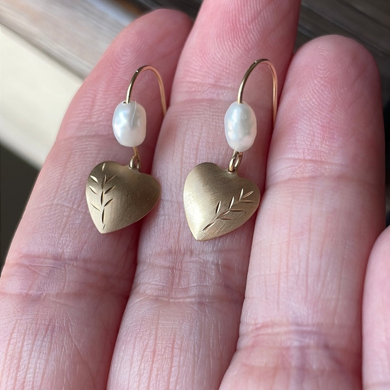 Engraved Heart Drop Earrings - Pearl - 14k Gold - Vintage