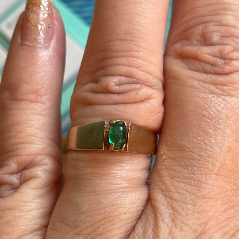 Emerald Cabochon Ring - 10k Gold - Vintage