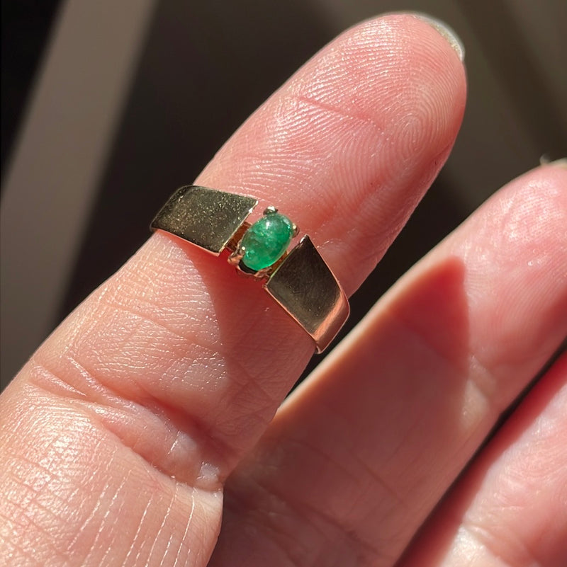 Emerald Cabochon Ring - 10k Gold - Vintage